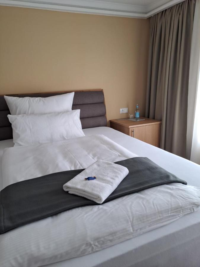 Hotel Rhin Inn Fehrbellin Extérieur photo