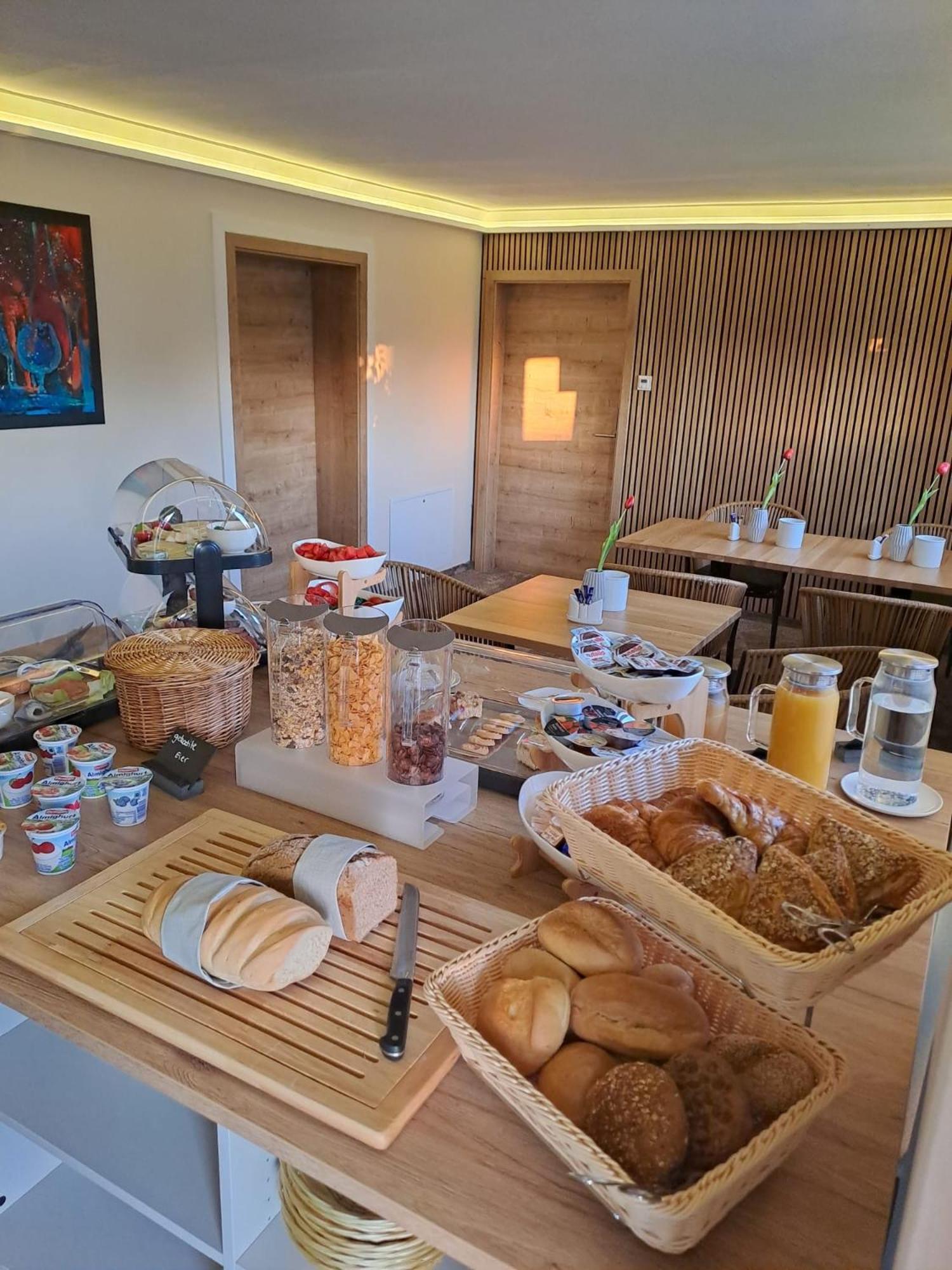 Hotel Rhin Inn Fehrbellin Extérieur photo